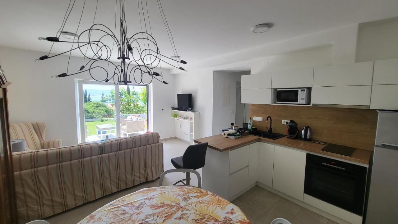 Apartments Amadea Novi Vinodolski Buitenkant foto
